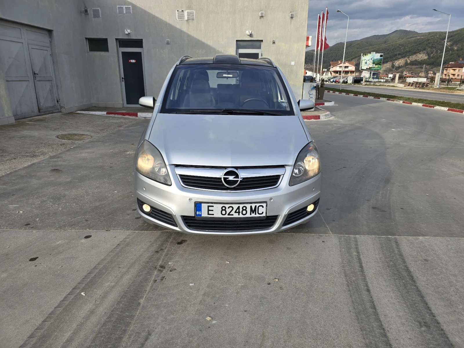 Opel Zafira 1.9 CDTI АВТОМАТИК!!!, снимка 2 - Автомобили и джипове - 53817242