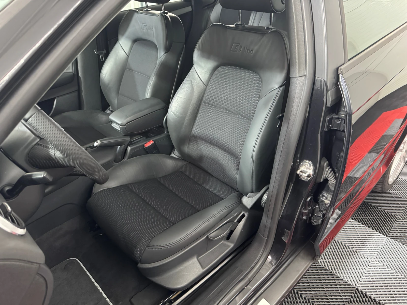 Audi A3 1.9 TDI 105 h.p. * S-LINE * PANORAMA * KOJA, снимка 15 - Автомобили и джипове - 54221277