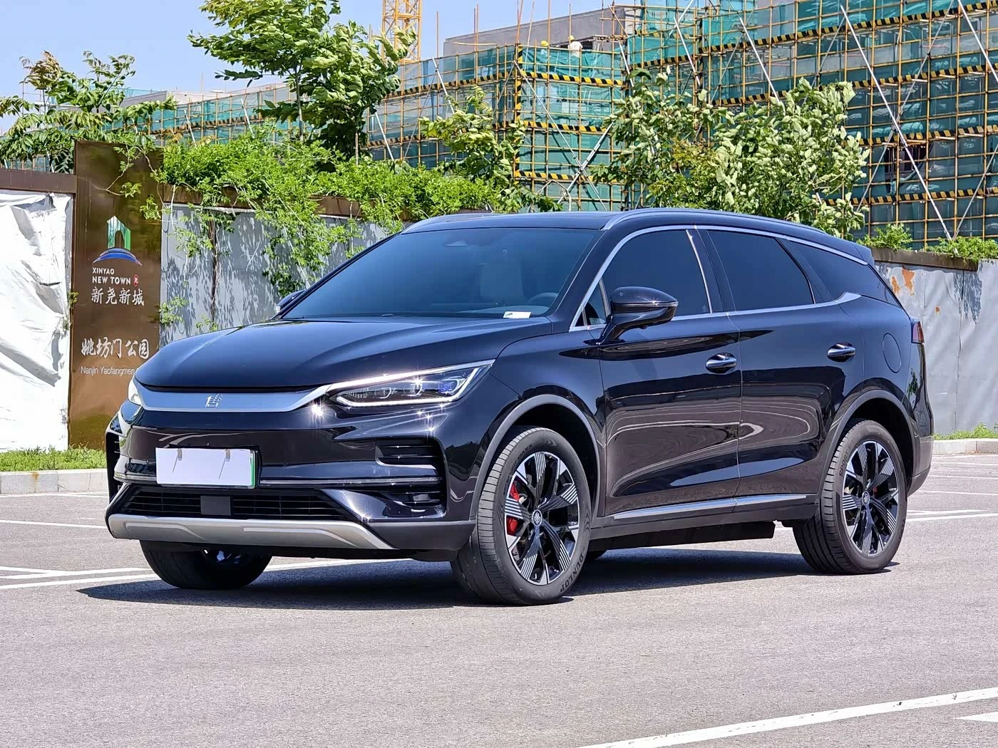 BYD Tang Glory Edition 730 km Premium Model autogeorge.com