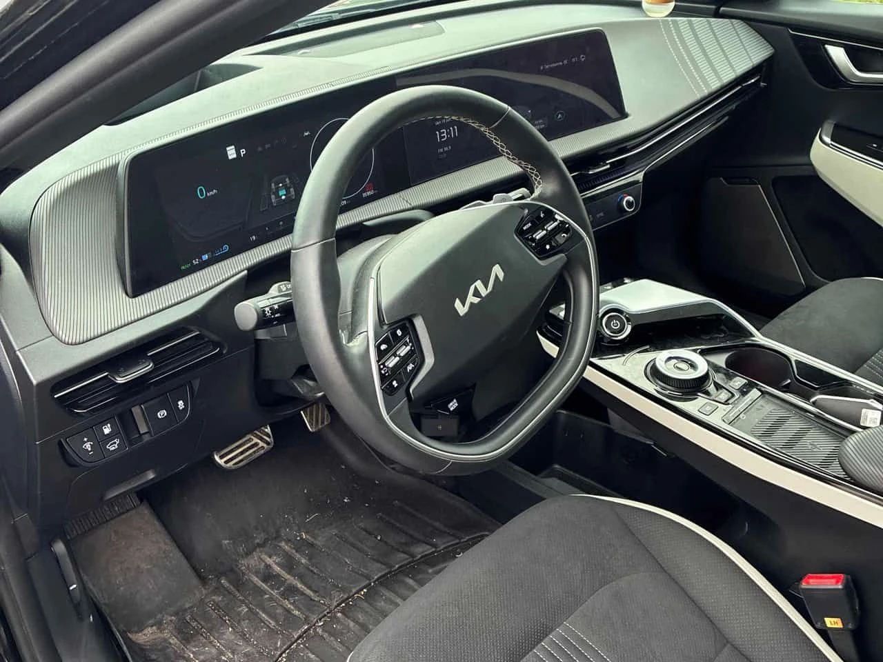 Kia EV6 * Land w/GT Line Pkg AWD * CARFAX * БЕЗ ПЪРВОНАЧАЛ, снимка 5 - Автомобили и джипове - 54980251