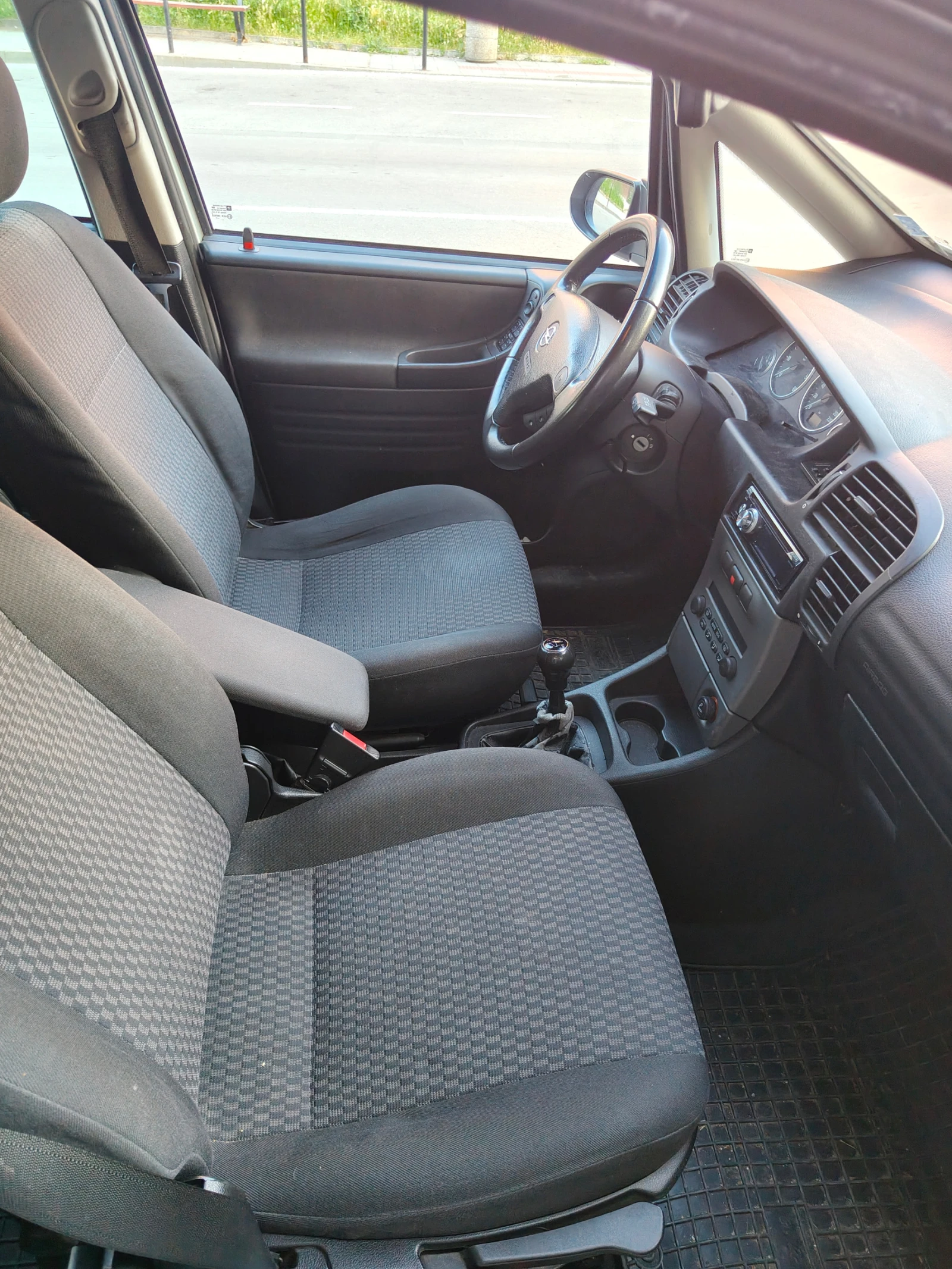 Opel Zafira 2.2 DTI, снимка 7 - Автомобили и джипове - 54991172