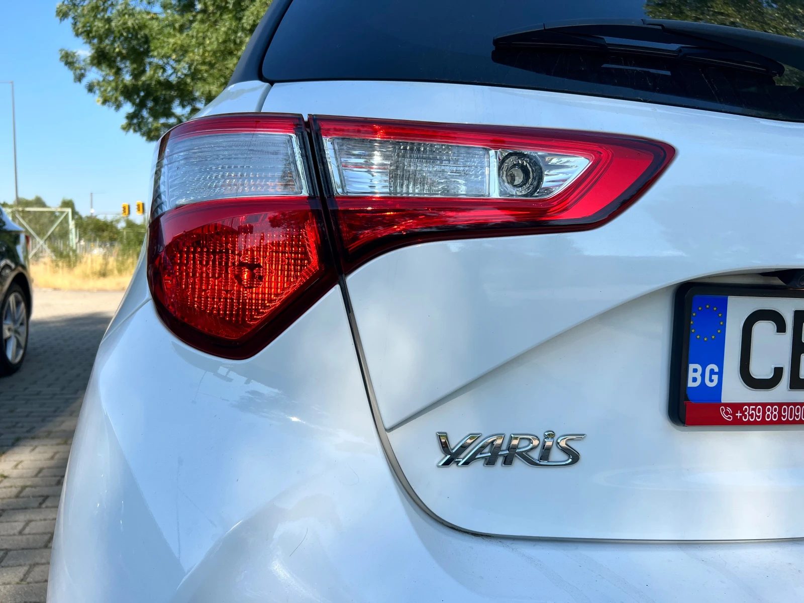 Toyota Yaris Hybrid 20th Anniversary, снимка 15 - Автомобили и джипове - 55546702