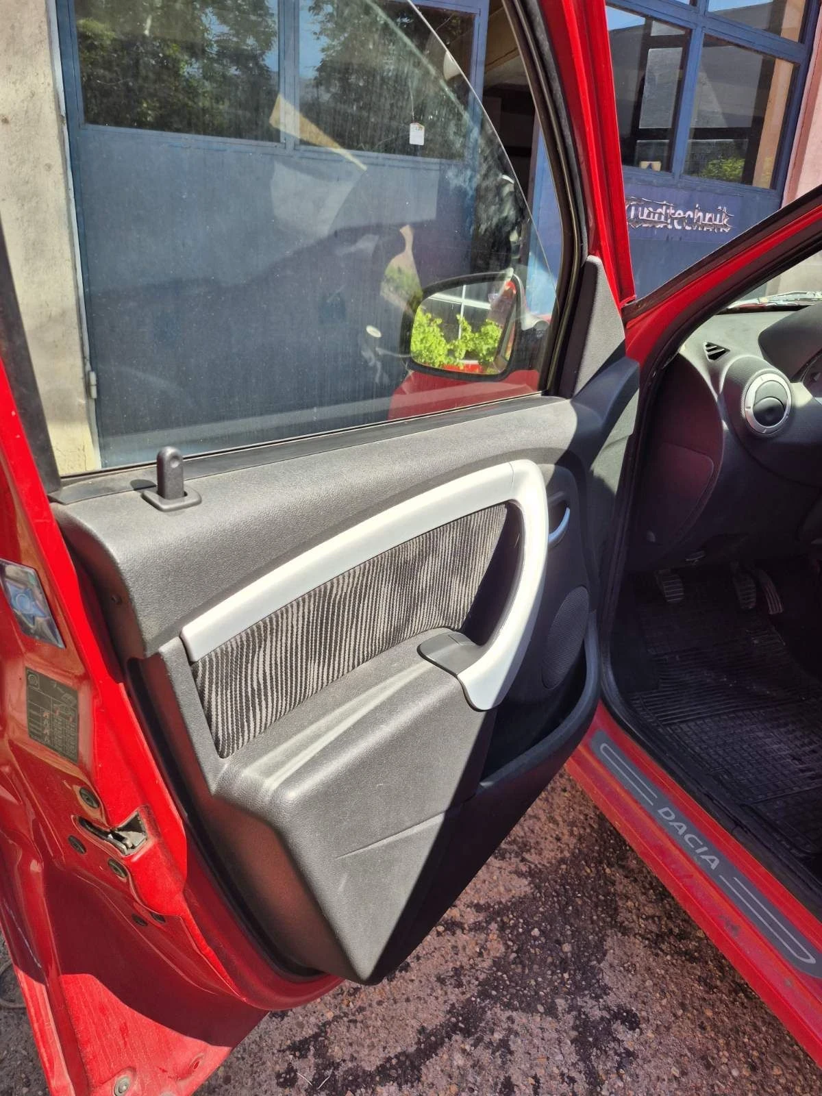 Dacia Sandero, снимка 13 - Автомобили и джипове - 55593159