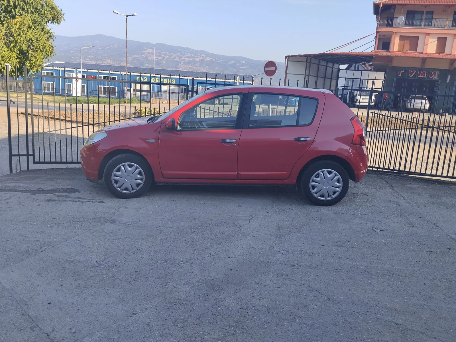 Dacia Sandero, снимка 17 - Автомобили и джипове - 55593159