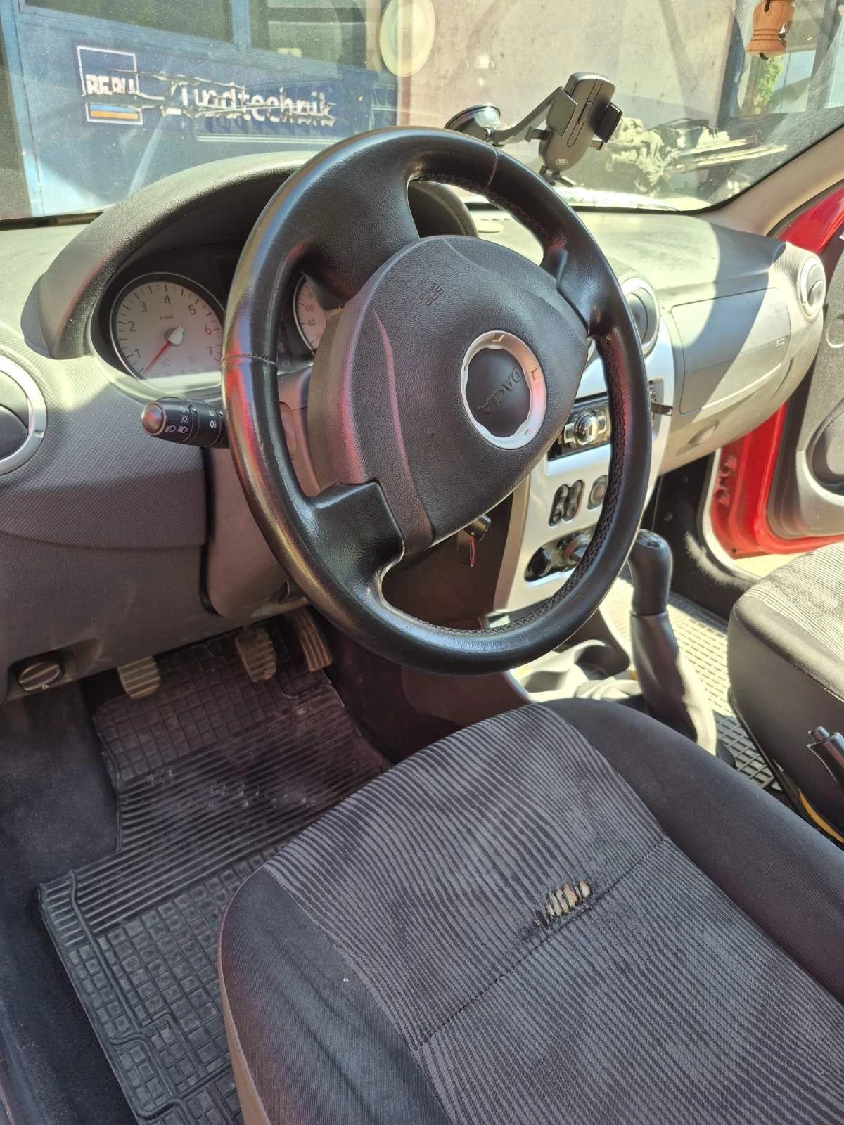 Dacia Sandero, снимка 16 - Автомобили и джипове - 55593159