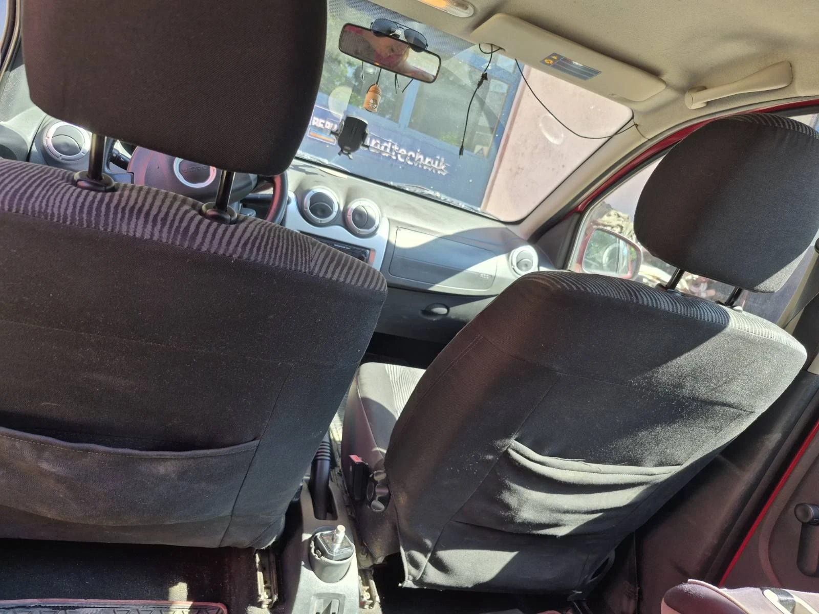Dacia Sandero, снимка 7 - Автомобили и джипове - 55593159