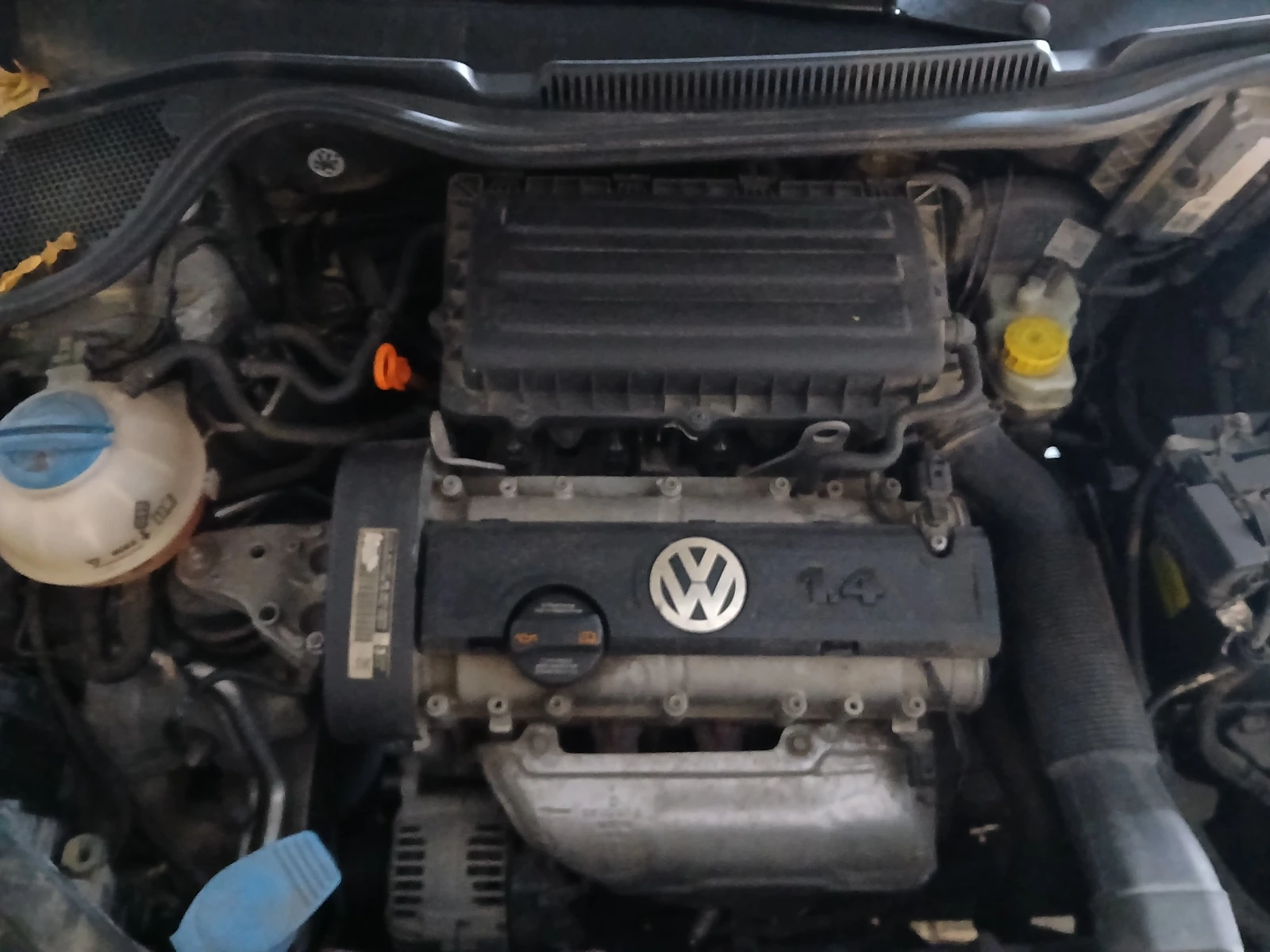 VW Polo  1.4MPI-75000km, снимка 6 - Автомобили и джипове - 56132392