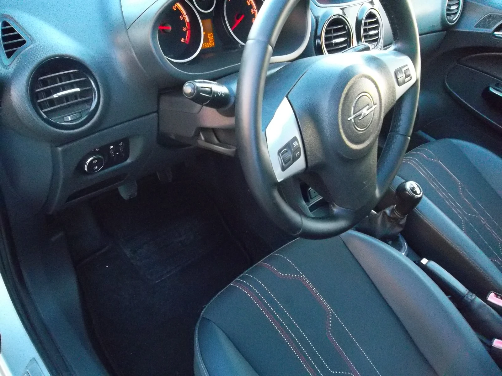 Opel Corsa 1.4I-90k.s-COSMO-full, снимка 9 - Автомобили и джипове - 56362045