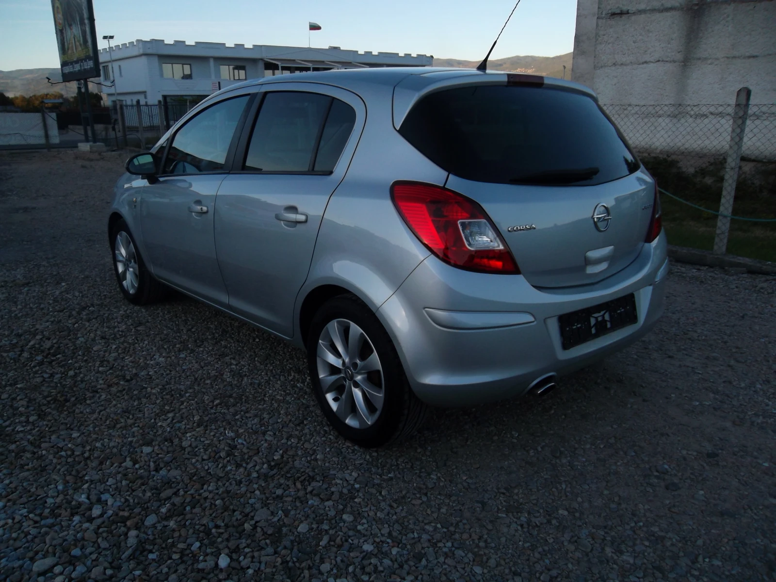 Opel Corsa 1.4I-90k.s-COSMO-full, снимка 4 - Автомобили и джипове - 56362045