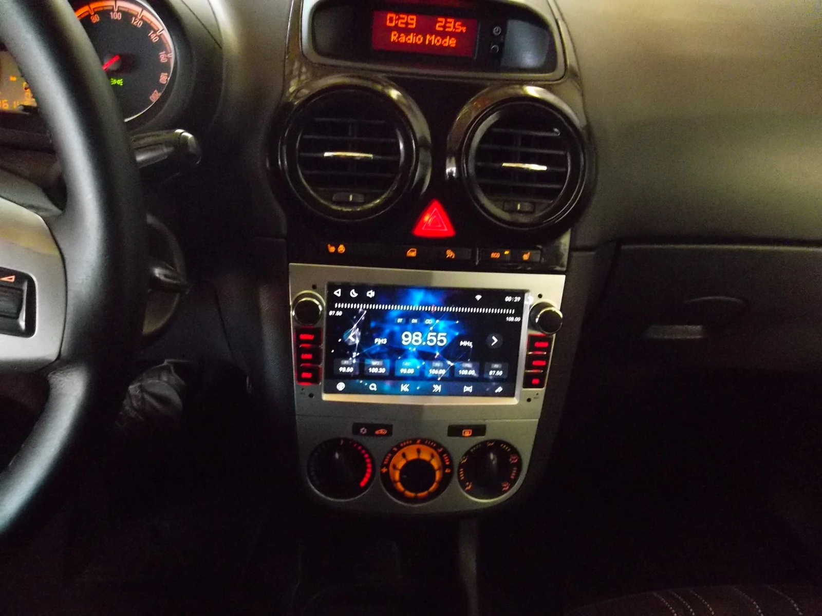 Opel Corsa 1.4I-90k.s-COSMO-full, снимка 11 - Автомобили и джипове - 56362045