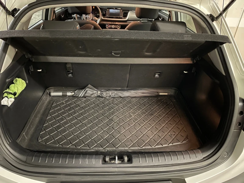 Kia Stonic 1.0 t-gdi, снимка 6 - Автомобили и джипове - 53128353