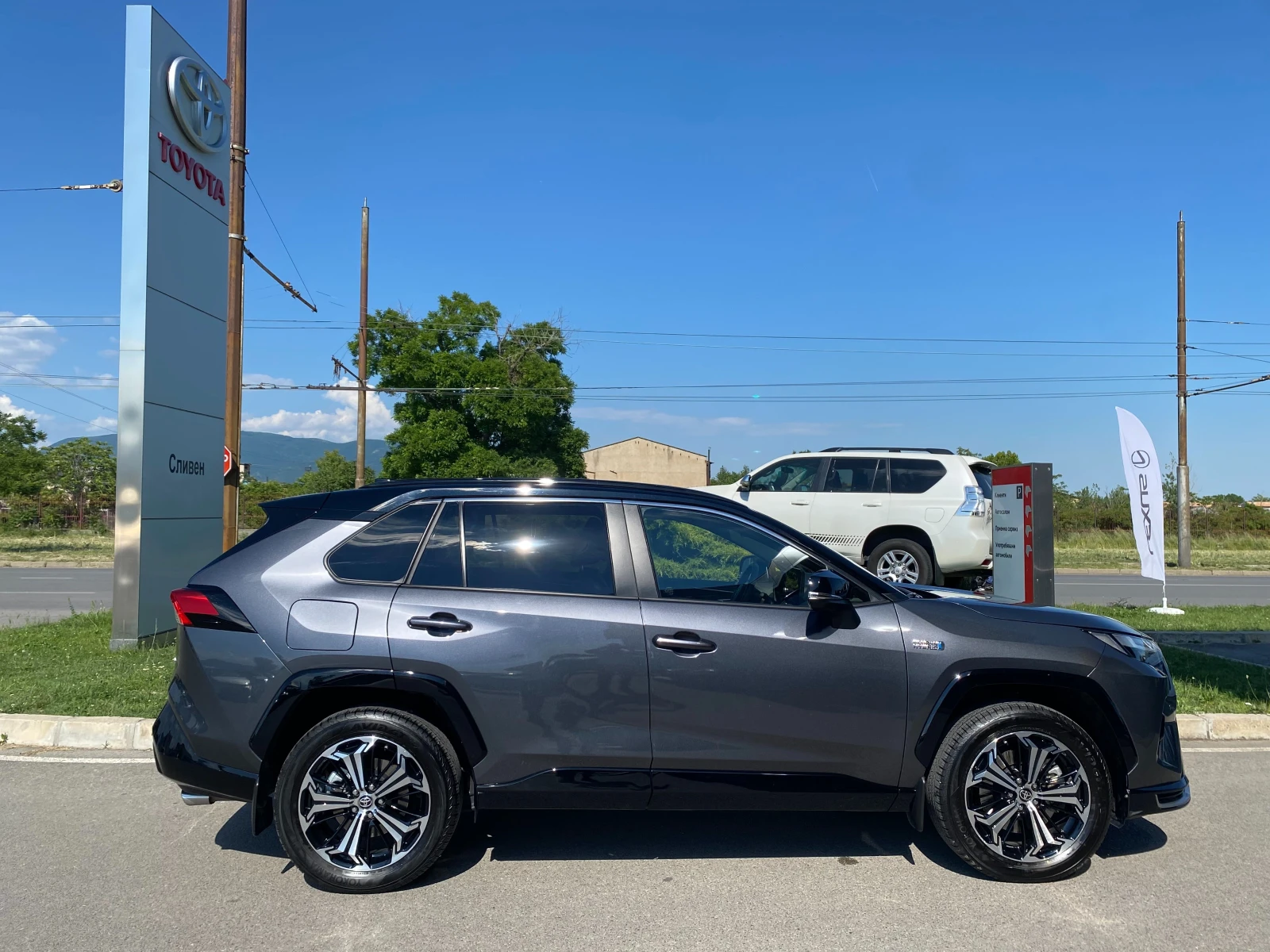 Toyota Rav4 2.5 PHEV STYLE AWD - изображение 9