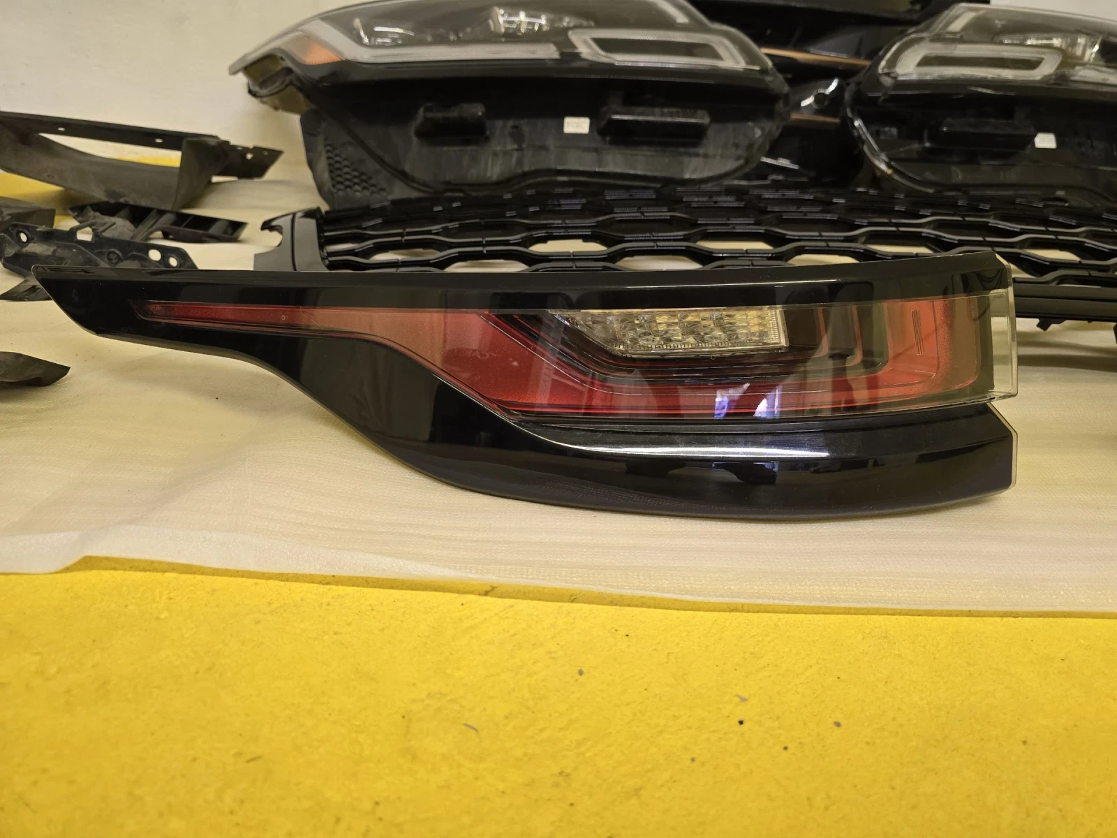 Land Rover Range Rover Velar  - изображение 2