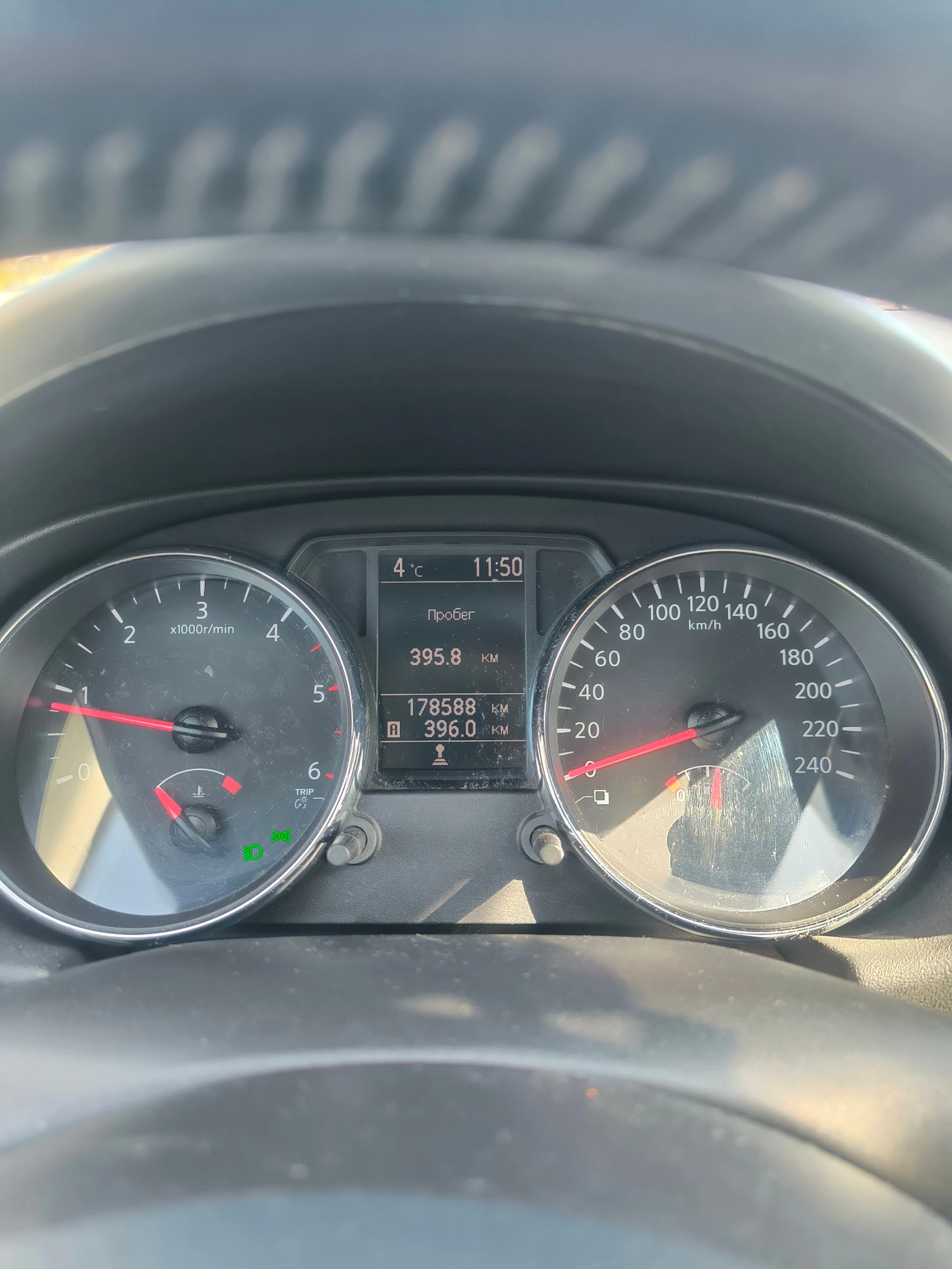Nissan Qashqai J10, снимка 8 - Автомобили и джипове - 53839982