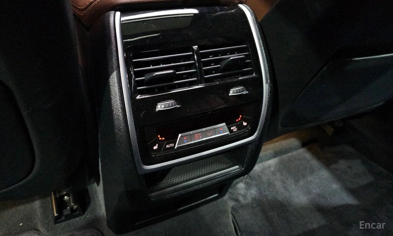BMW X6 M* SPORT* LASER* ДИСТРОНИК* 360КАМЕРА* МАСАЖ* LANE, снимка 14 - Автомобили и джипове - 55003628