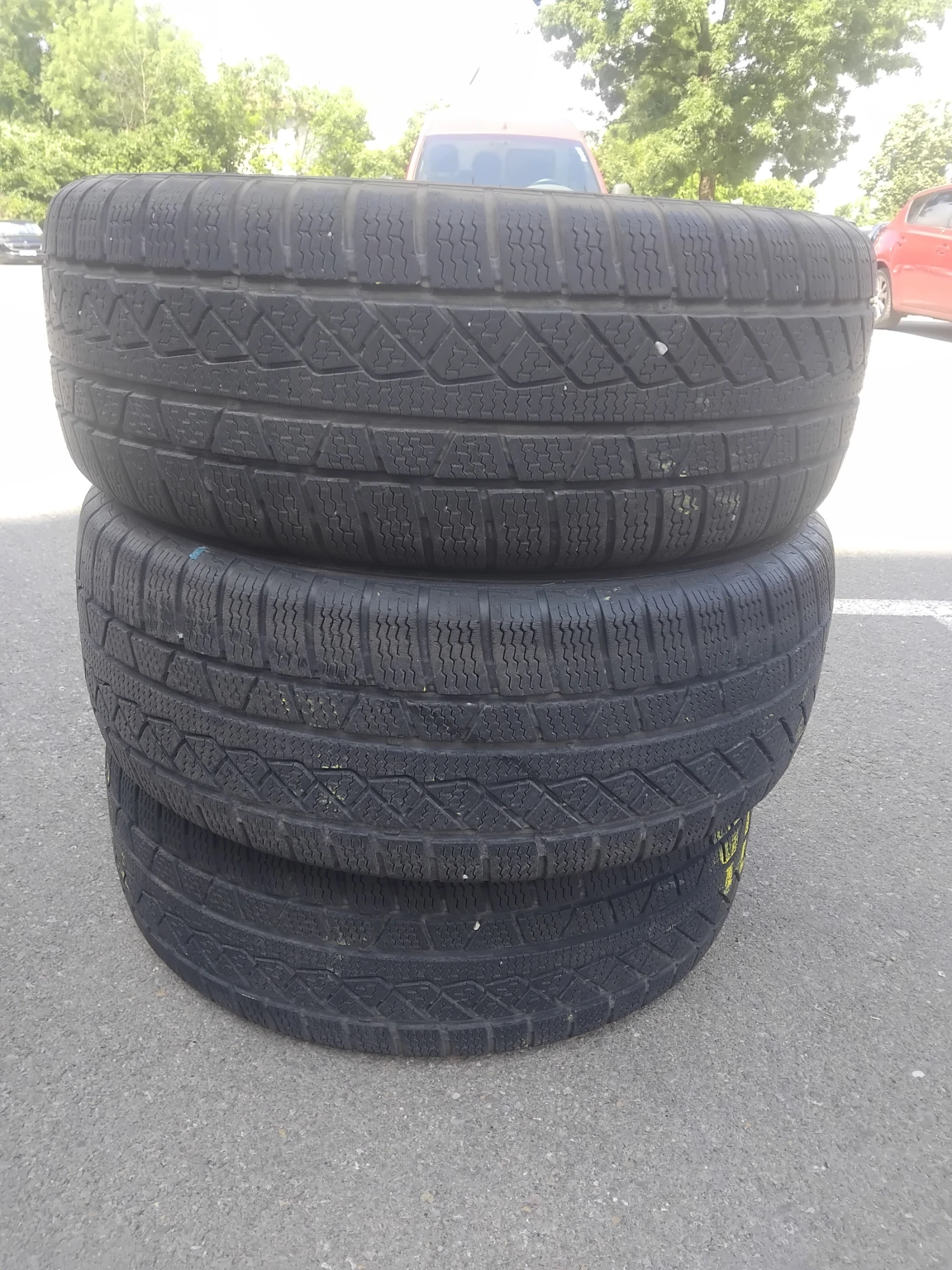 Nissan Qashqai 3броя гуми за Джип 225/45R19 Зимни 40 евро за всич