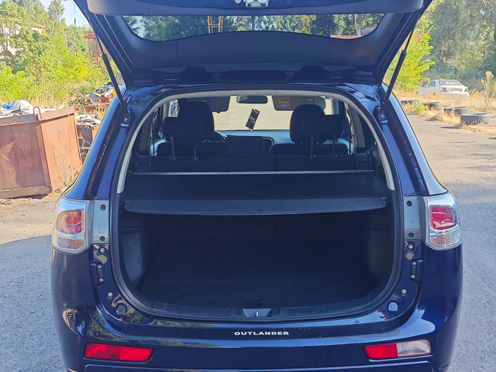 Mitsubishi Outlander 2.0-i, снимка 8 - Автомобили и джипове - 55892070