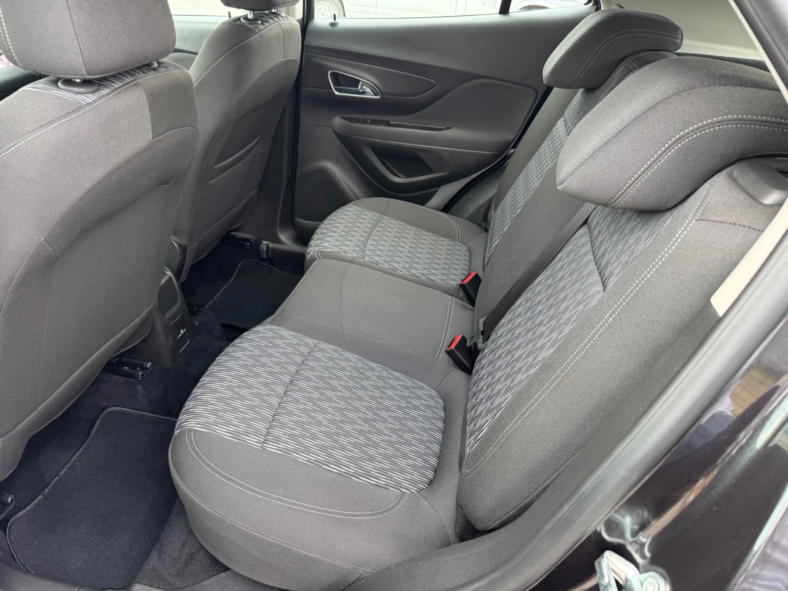 Opel Mokka 1.6 CTDI NAVI EURO 6, снимка 14 - Автомобили и джипове - 56163600