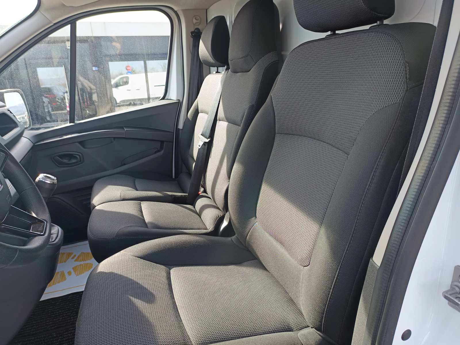 Renault Trafic 2.0dCi L2H1, снимка 14 - Бусове и автобуси - 53539248