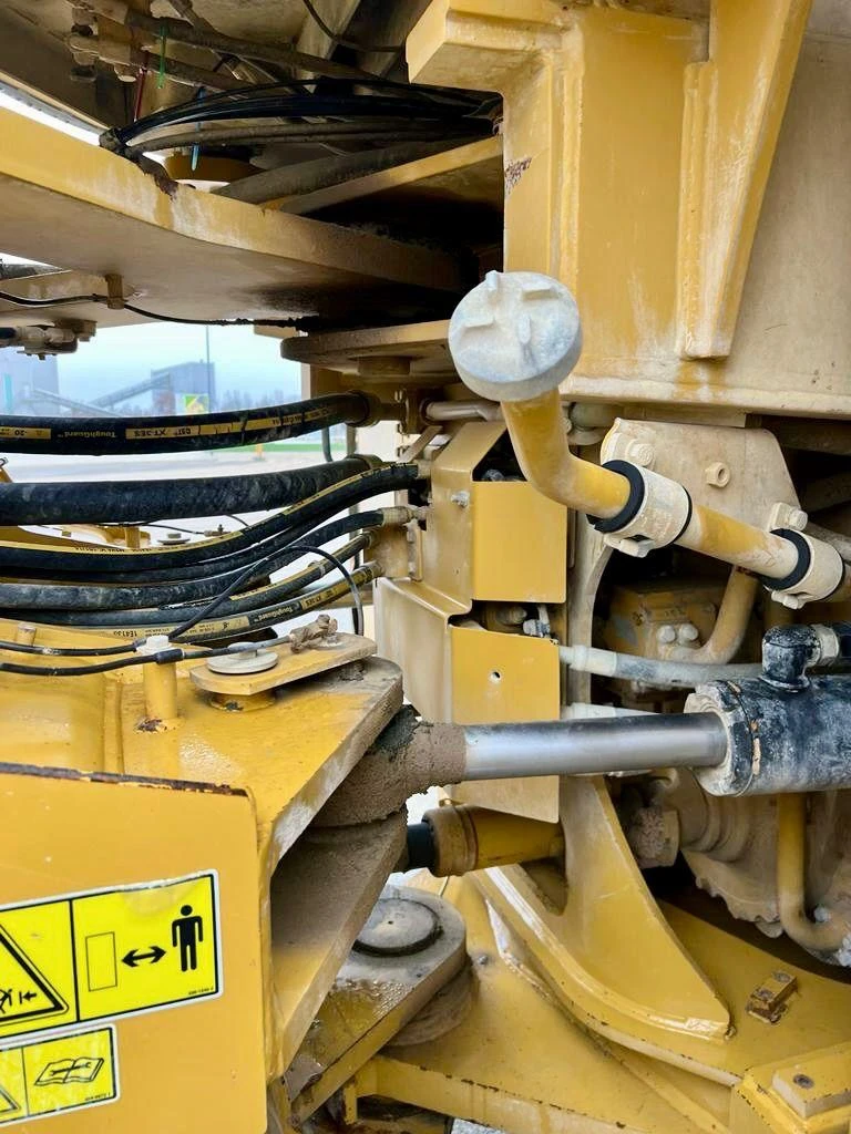 Телескопични товарачи Cat 980K - изображение 4