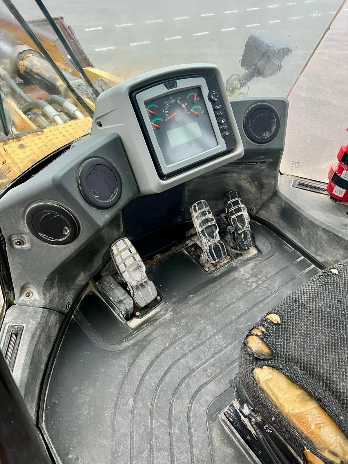 Телескопични товарачи Cat 980K - изображение 8