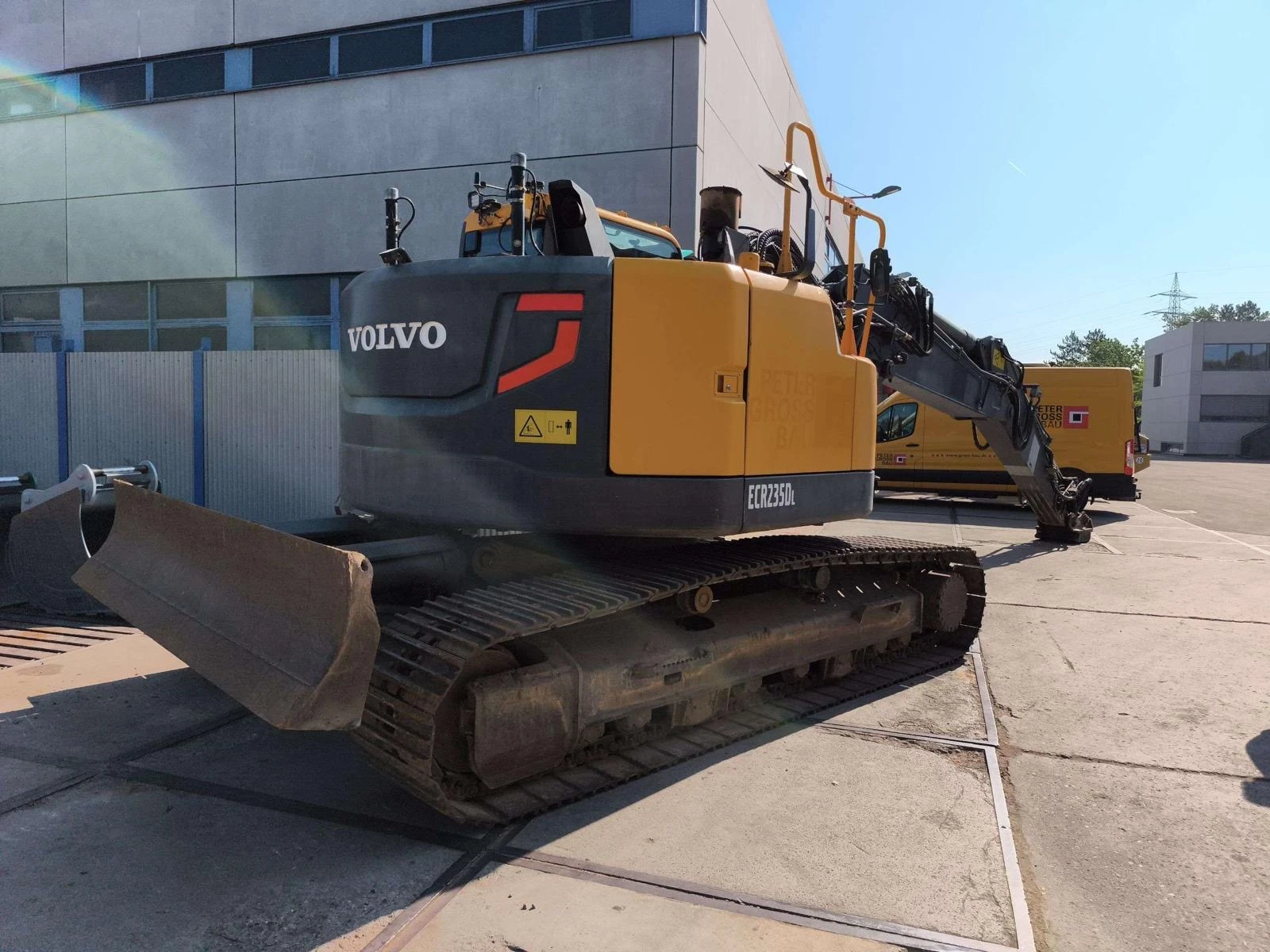Багер Volvo ECR 235 D L ДВЕ КОФИ ЛИЗИНГ