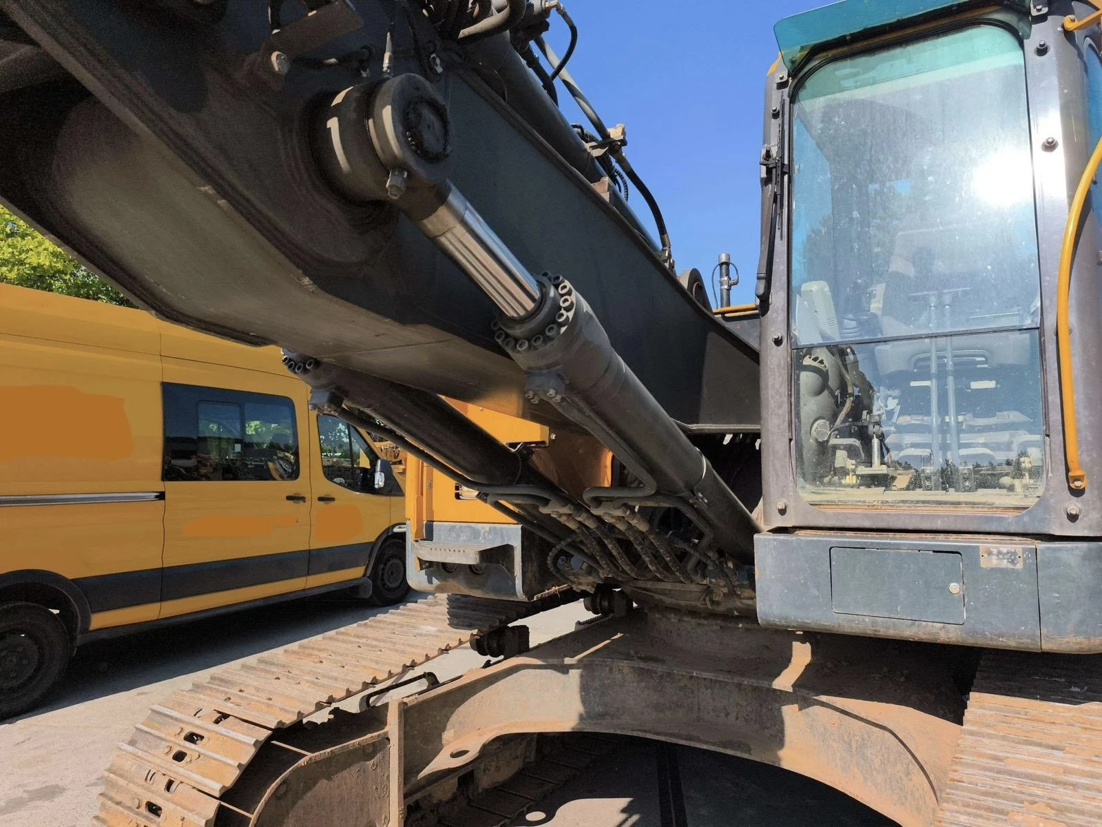 Багер Volvo ECR 235 D L ДВЕ КОФИ ЛИЗИНГ, снимка 4 - Индустриална техника - 55805523