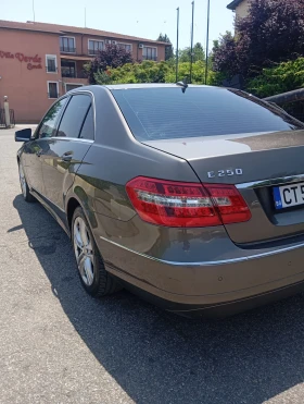 Обява за продажба на Mercedes-Benz E 250 ~17 500 лв. - изображение 4