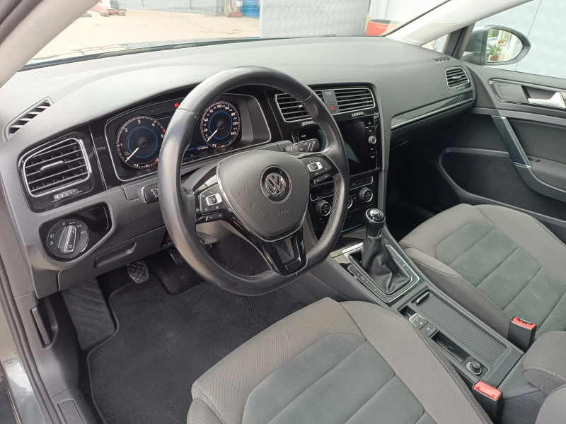 VW Golf 1.6TD KATO HOB Virtual cockpit EXECUTIVE , снимка 13 - Автомобили и джипове - 46696293