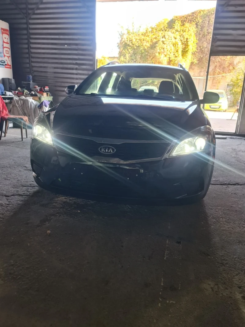 Kia Ceed Комби, снимка 14 - Автомобили и джипове - 47800384