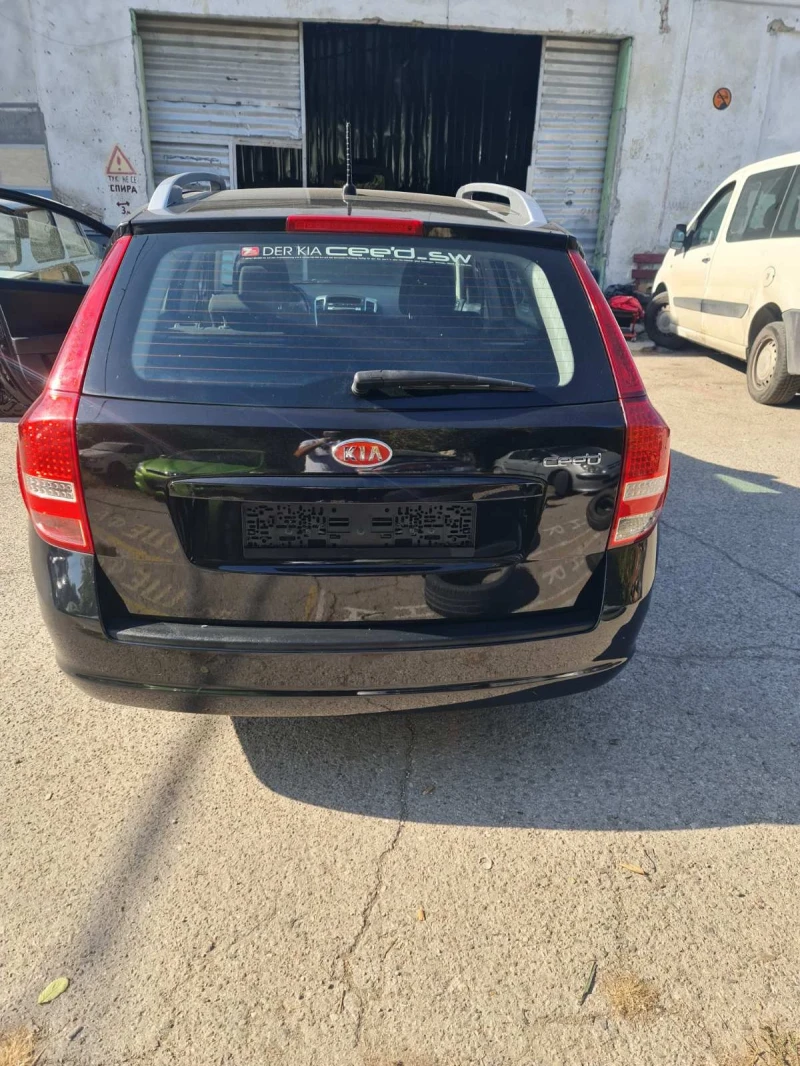 Kia Ceed Комби, снимка 8 - Автомобили и джипове - 47800384