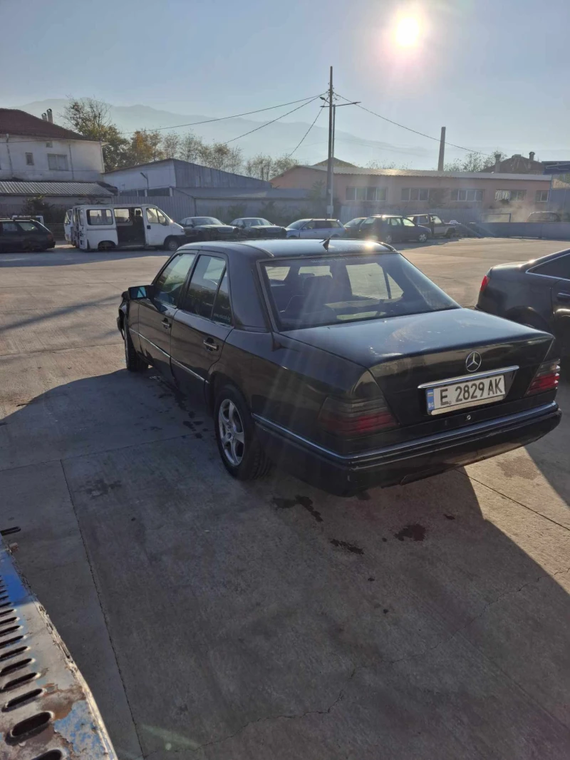 Mercedes-Benz 124, снимка 5 - Автомобили и джипове - 48009620