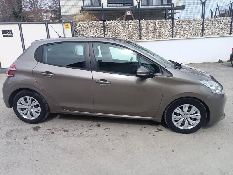 Peugeot 208 1.6 e hdi, снимка 6 - Автомобили и джипове - 49512227