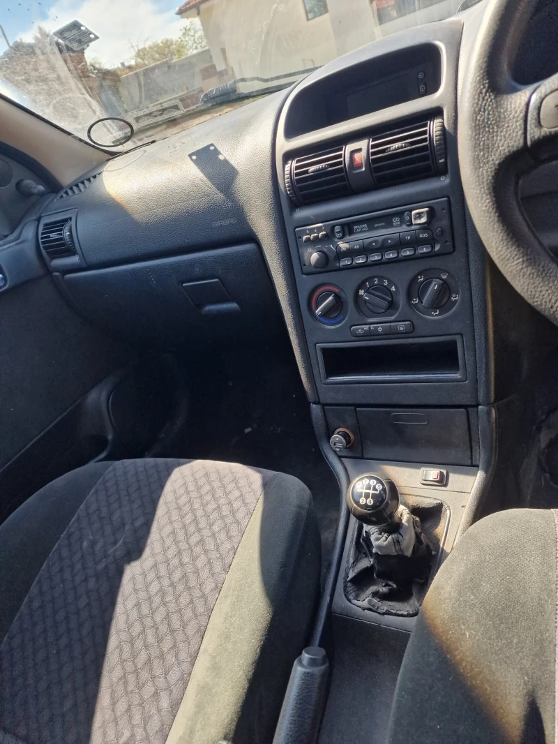 Opel Astra 1.6, снимка 11 - Автомобили и джипове - 50693559