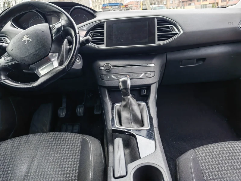 Peugeot 308 1.6blue Hdi Facelift / carplay, снимка 9 - Автомобили и джипове - 52682767