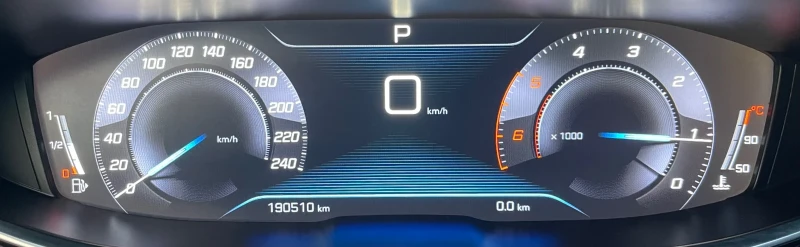 Peugeot 3008 1.5 BlueHDI EURO 6D, снимка 14 - Автомобили и джипове - 52831233