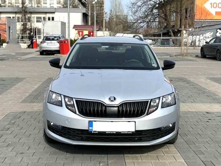 Skoda Octavia, снимка 1 - Автомобили и джипове - 46391525