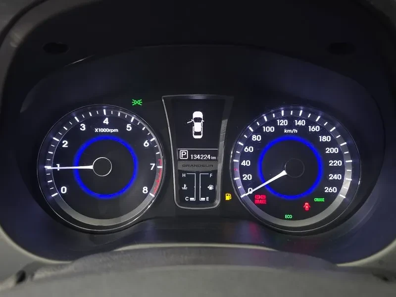 Hyundai Grandeur 2.4, снимка 8 - Автомобили и джипове - 54626077