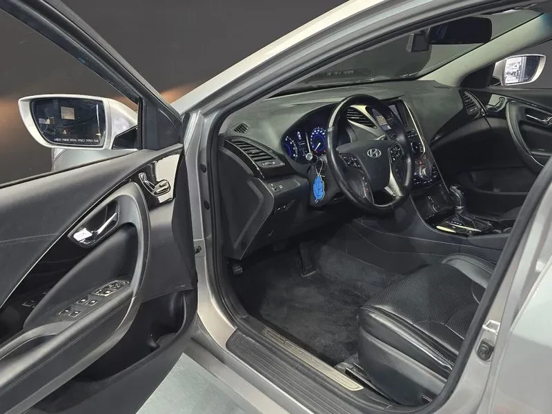 Hyundai Grandeur 2.4, снимка 10 - Автомобили и джипове - 54626077
