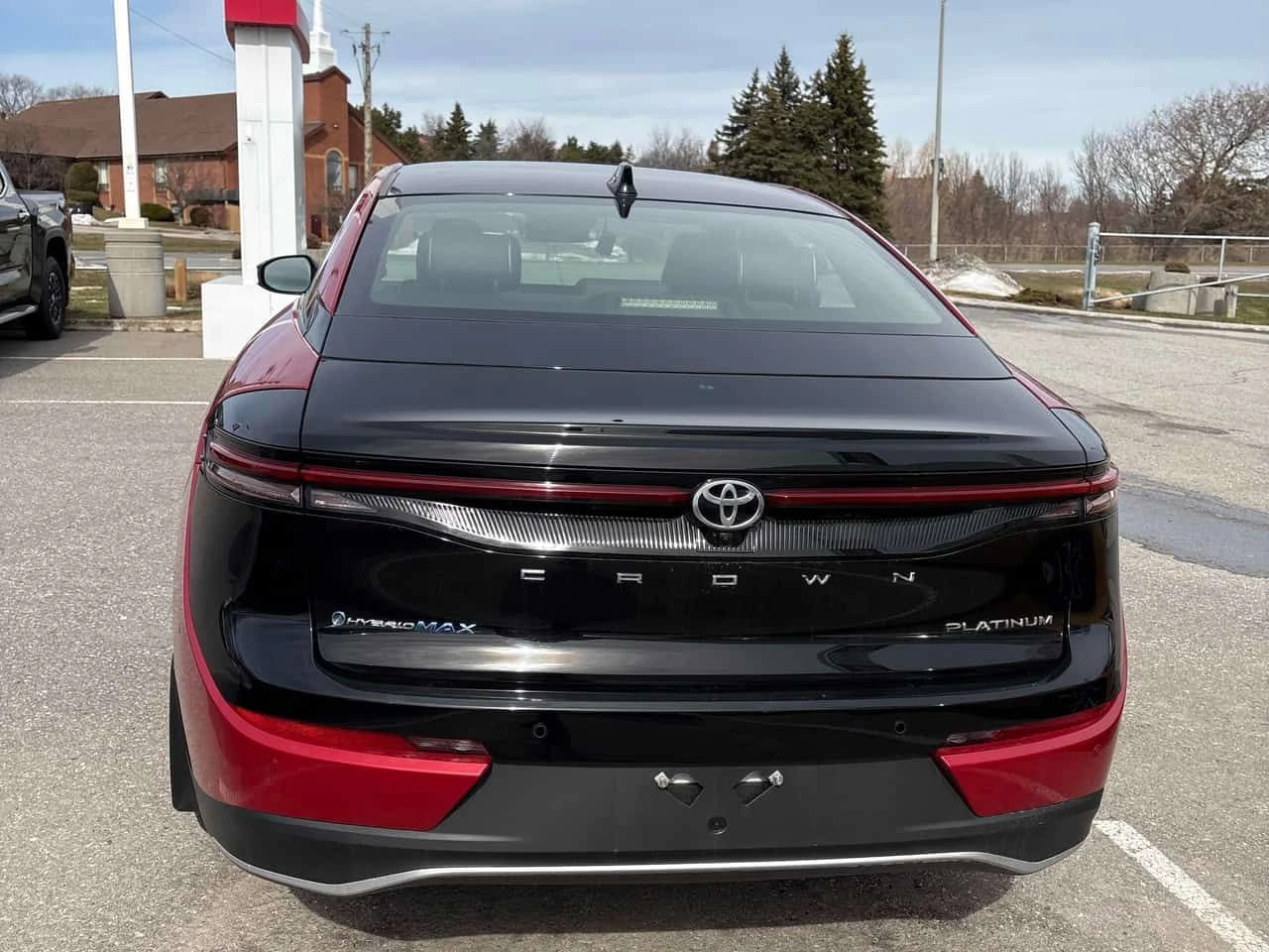 Toyota Crown  Platinum / 360 / DISTRONIC / ОБДУХВАНЕ , снимка 4 - Автомобили и джипове - 53907897