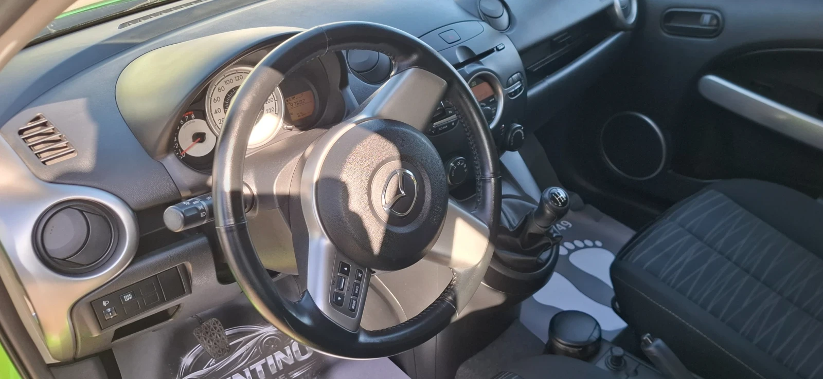 Mazda 2 1.3 Bensin 98000km, снимка 17 - Автомобили и джипове - 54336140