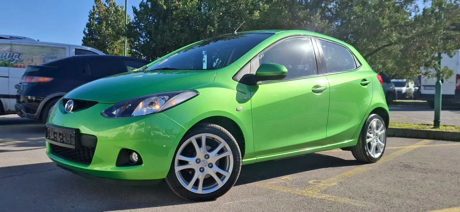 Mazda 2 1.3 Bensin 98000km, снимка 3 - Автомобили и джипове - 54336140