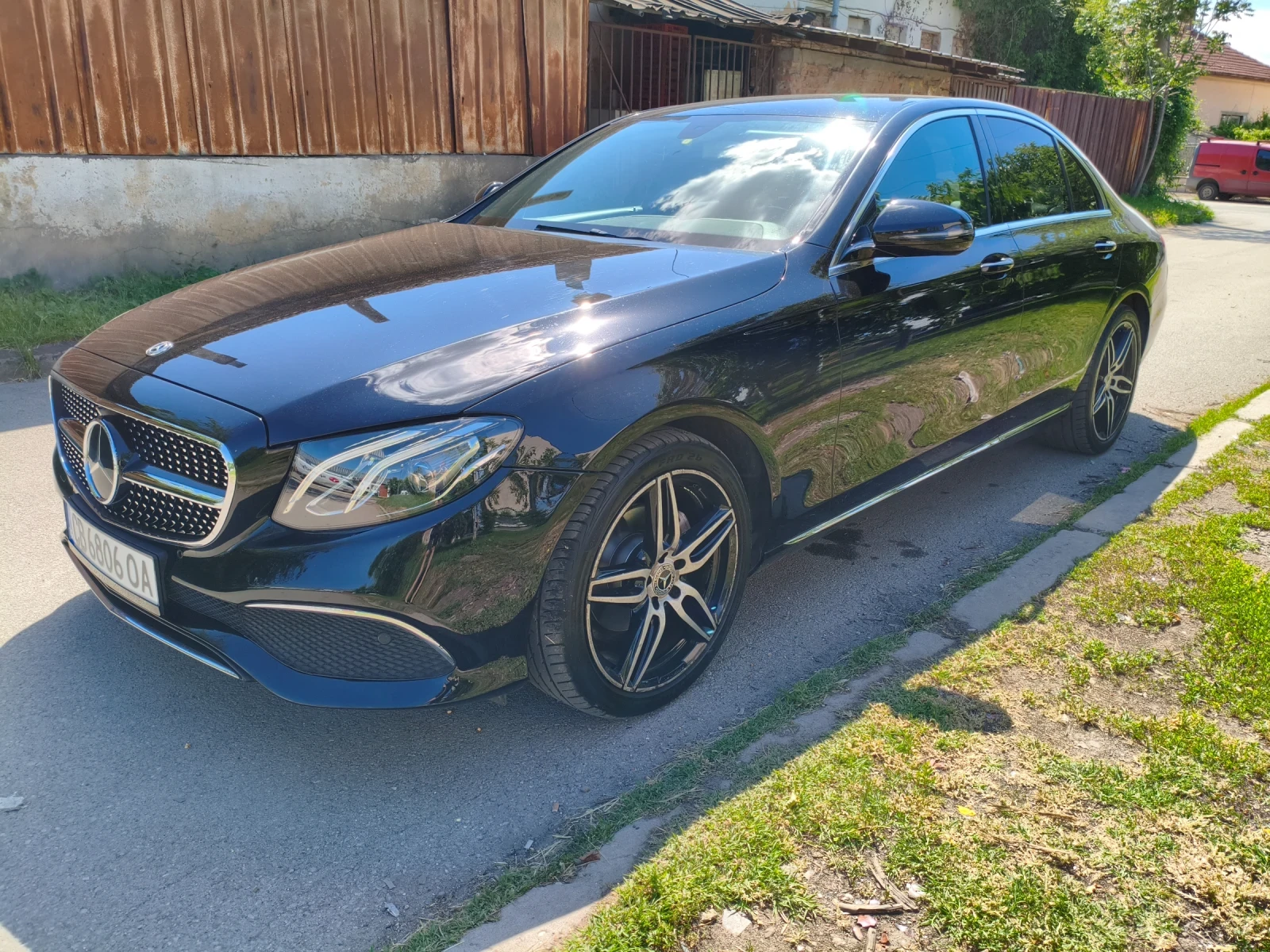 Mercedes-Benz E 220 Facelift 2.0D 9G 194k.s, снимка 2 - Автомобили и джипове - 54728612