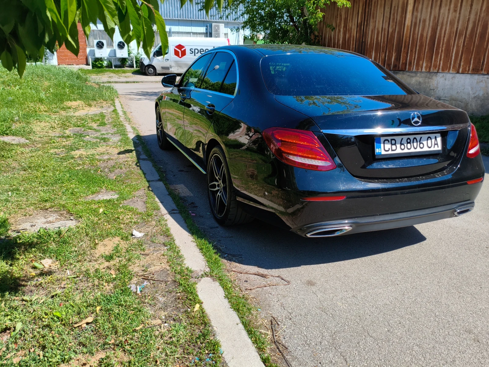 Mercedes-Benz E 220 Facelift 2.0D 9G 194k.s, снимка 3 - Автомобили и джипове - 54728612