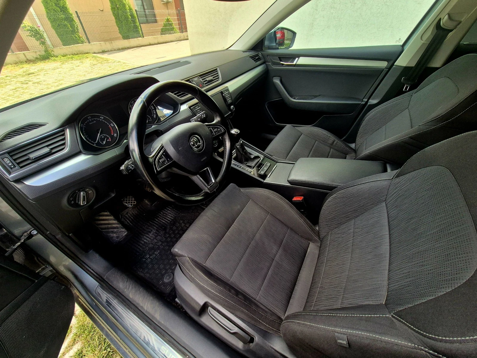 Skoda Superb 4x4, снимка 13 - Автомобили и джипове - 54907343