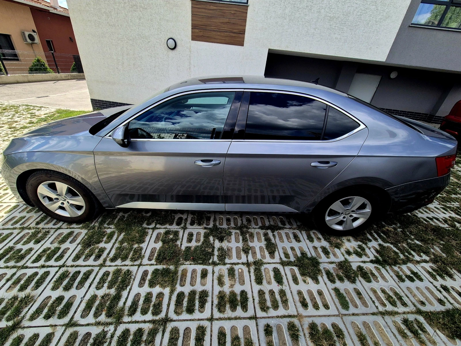 Skoda Superb 4x4, снимка 2 - Автомобили и джипове - 54907343