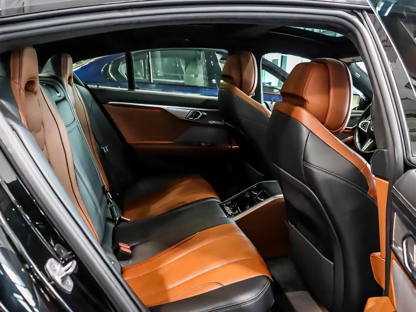 BMW 850 xDrive Gran Coupe / BMW Certified, снимка 15 - Автомобили и джипове - 55146389