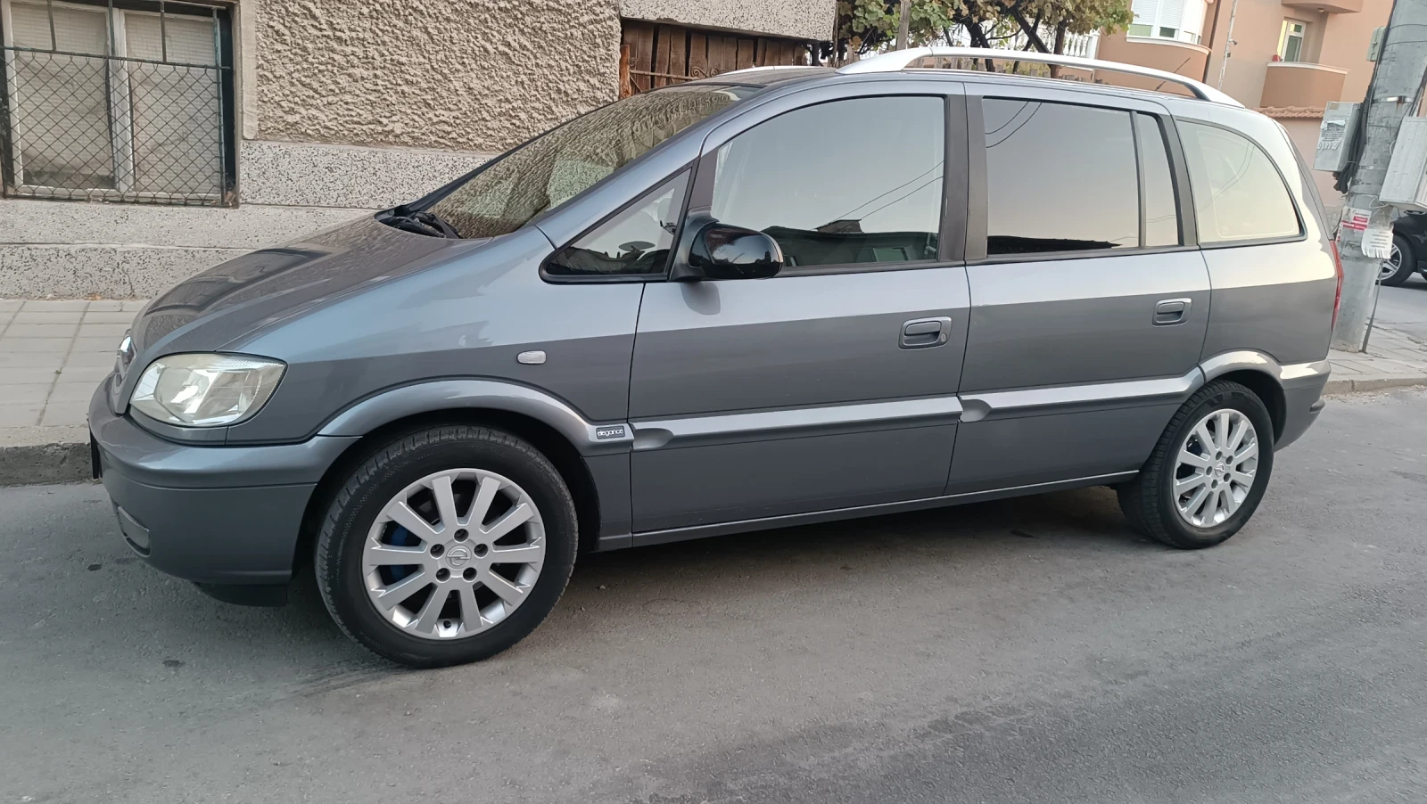 Opel Zafira 1.8 ELEGANCE 