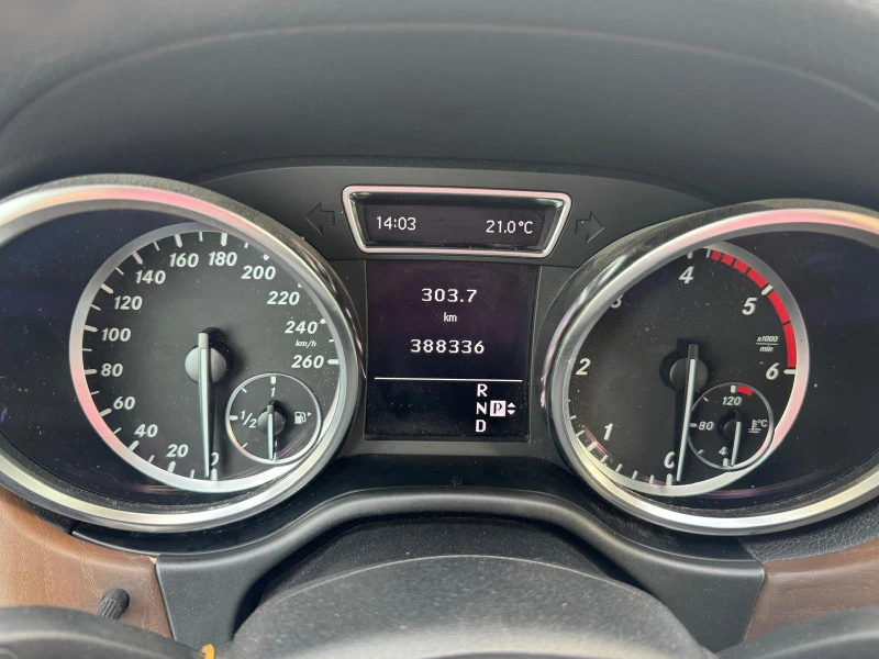 Mercedes-Benz ML 350 BlueTEC 4MATIC AMG Paket , снимка 10 - Автомобили и джипове - 52514823