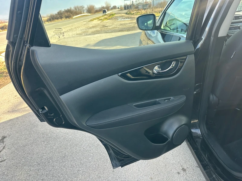 Nissan Qashqai 1.5 DCI, снимка 9 - Автомобили и джипове - 52857252